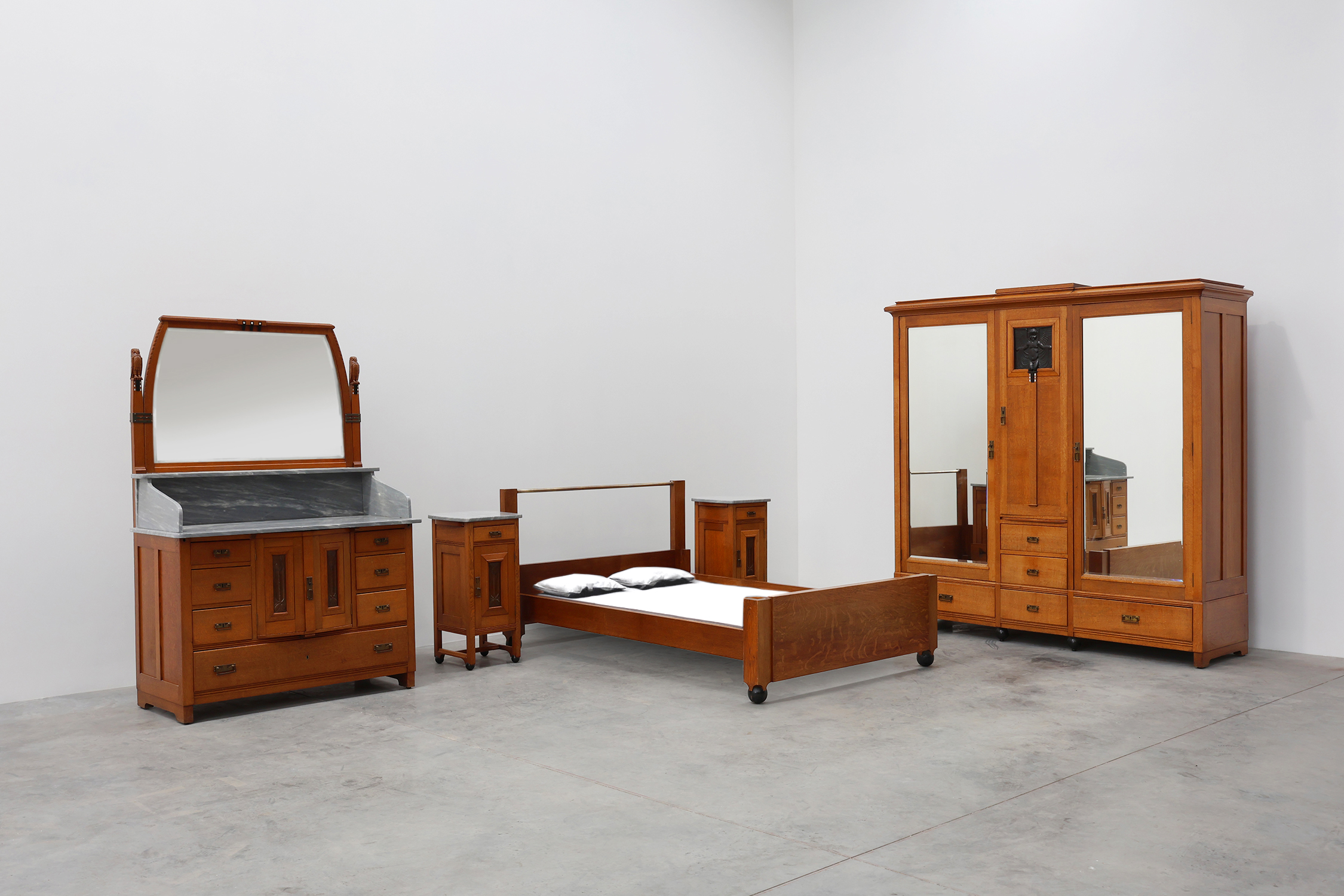 Art Nouveau bedroom set attr. to De Coene with artwork by Geo Verbanck, Belgium ca. 1905thumbnail